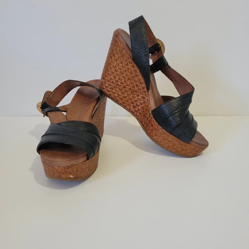 Naya women's leather wedges Size 9.5 M  raffia heels buckle closure black